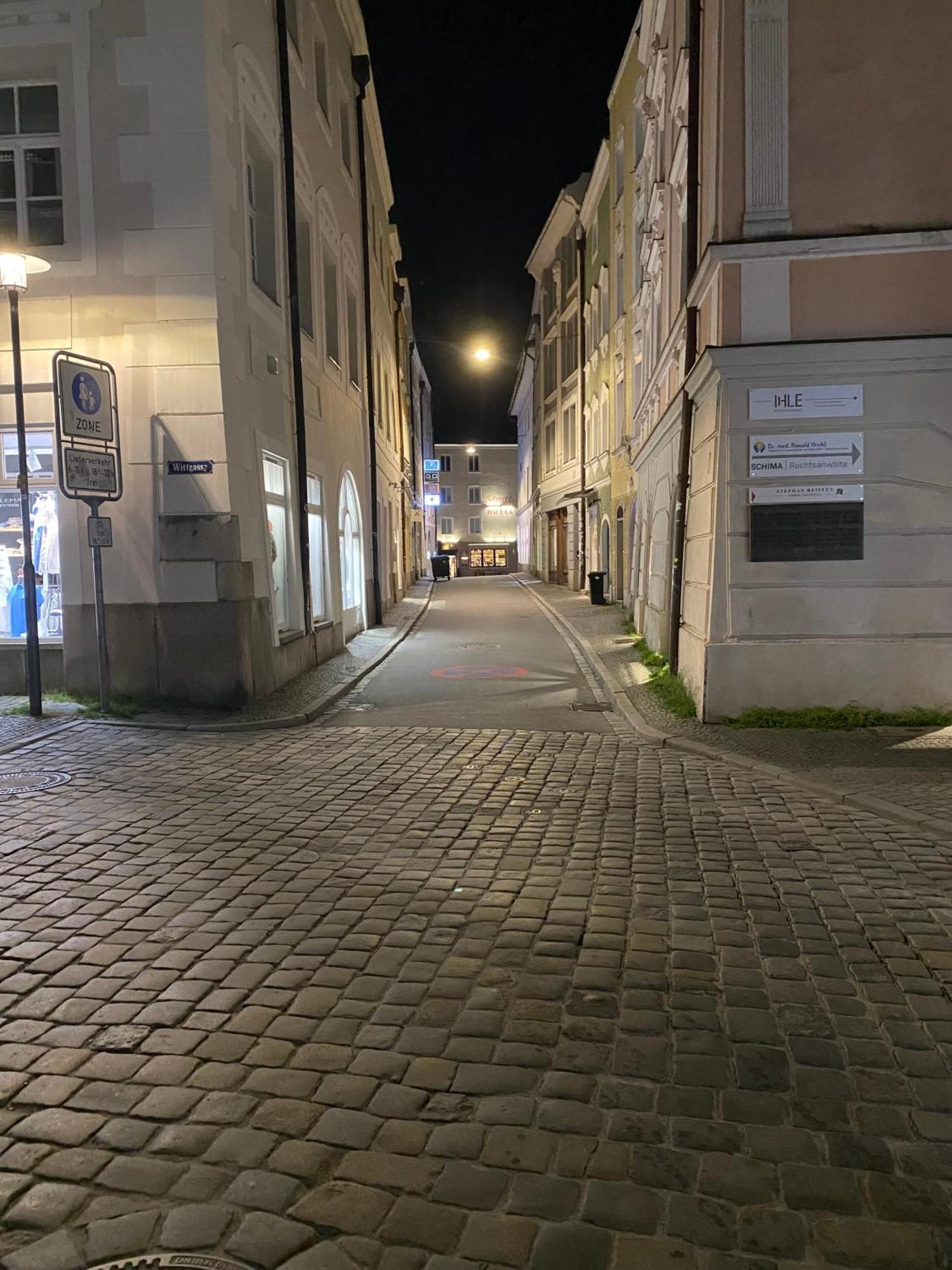 Penthouse - Zentral Und Genial Apartment Passau Bagian luar foto